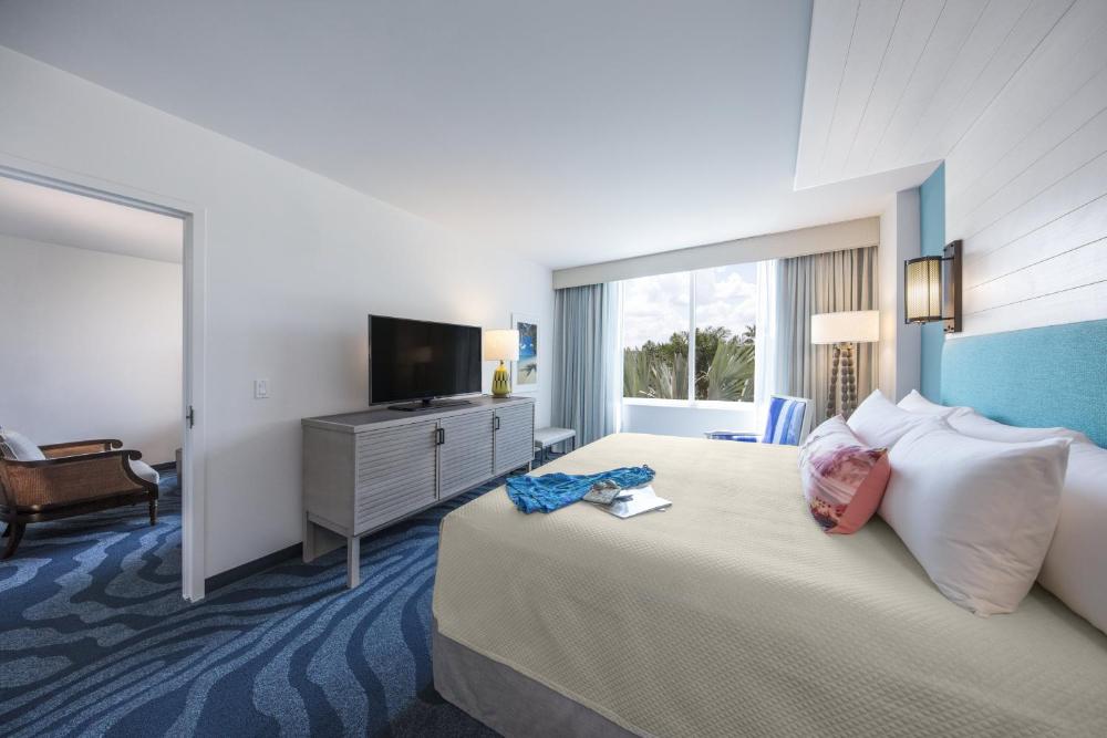 King Suite (Includes Early Park Admission*) interior